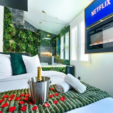 Little Jungle Jacuzzi *