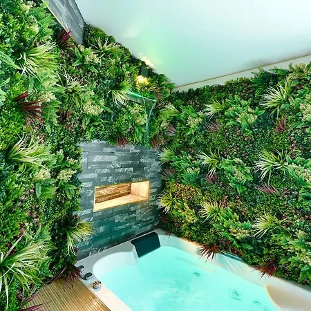 Little Jungle Jacuzzi 아파트